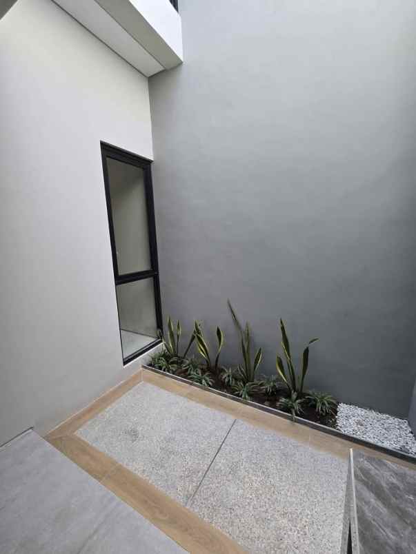dijual rumah jl raya tambak medokan ayu