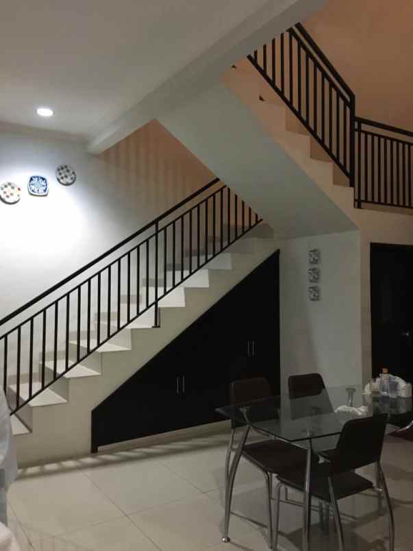 dijual rumah jl rs fatmawati raya