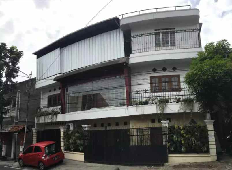 dijual rumah jl sarijadi kel sarijadi