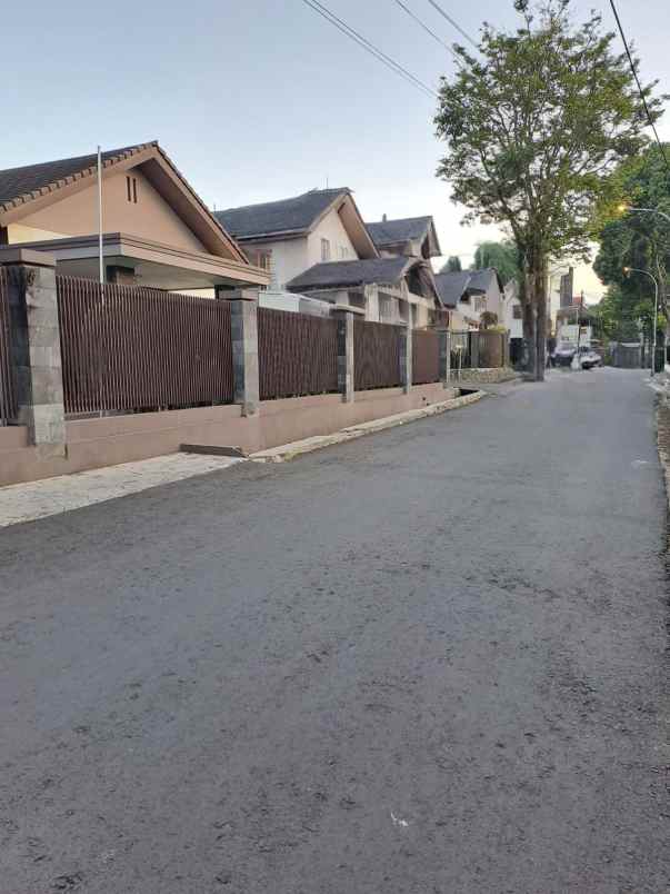 dijual rumah jl setiabudi