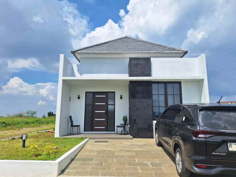 dijual rumah jl siroto pudakpayung