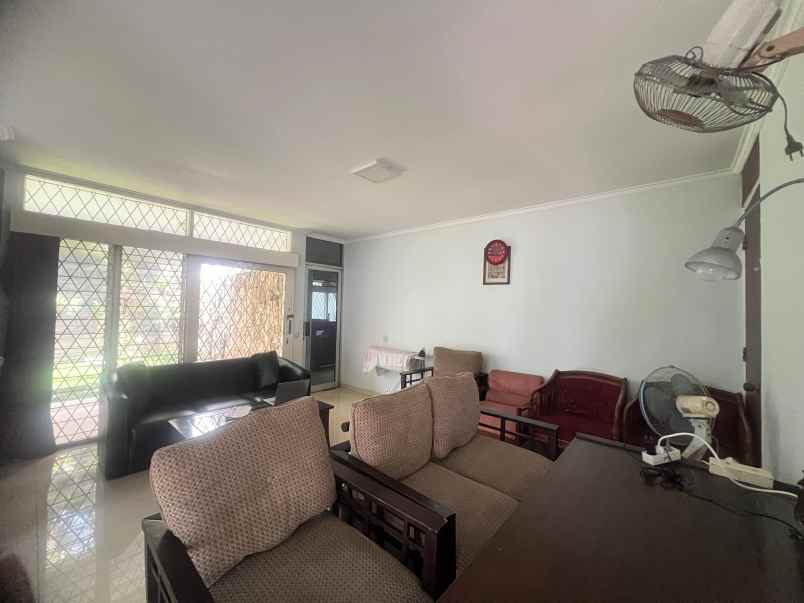 dijual rumah jl terusan hang lekir