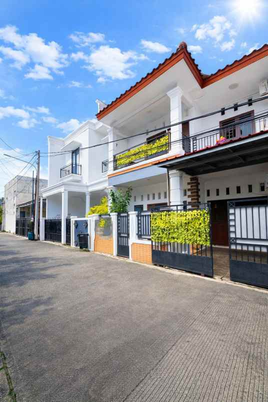 dijual rumah jl terusan mabes hankam