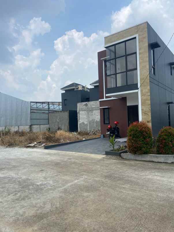 dijual rumah jln cikunir raya jakamulya