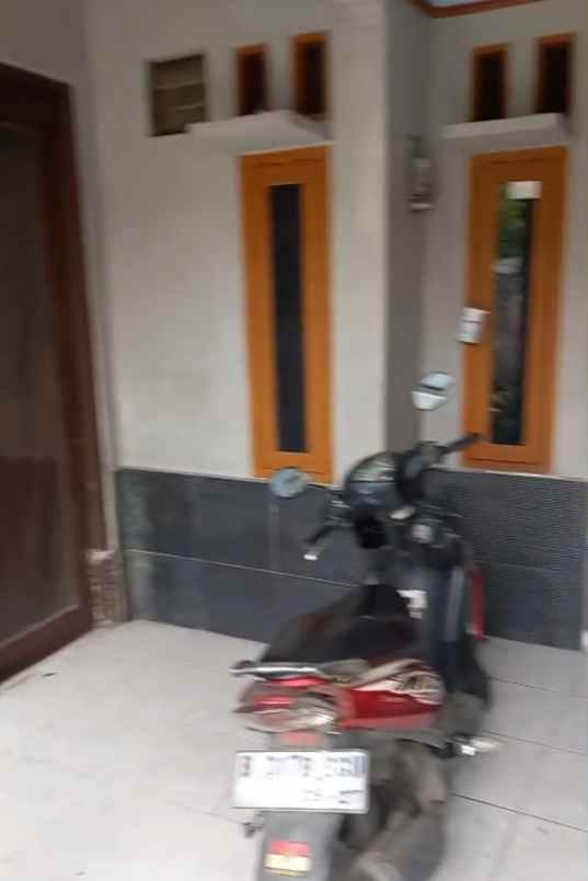 dijual rumah jln pondok cabe 3