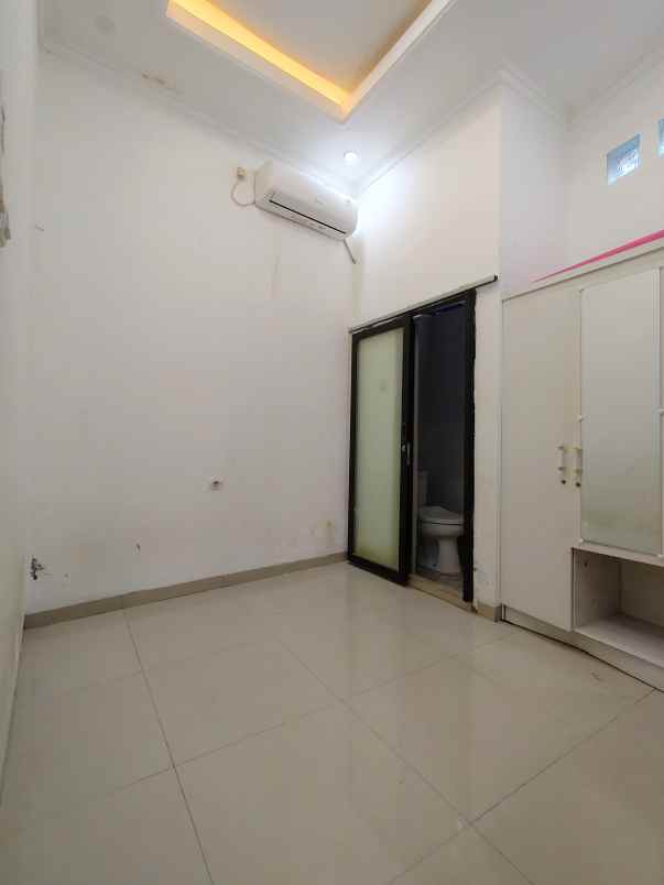 dijual rumah kampung tengah