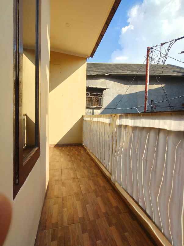 dijual rumah kampung tengah