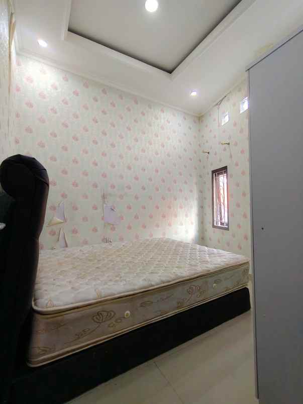 dijual rumah kampung tengah