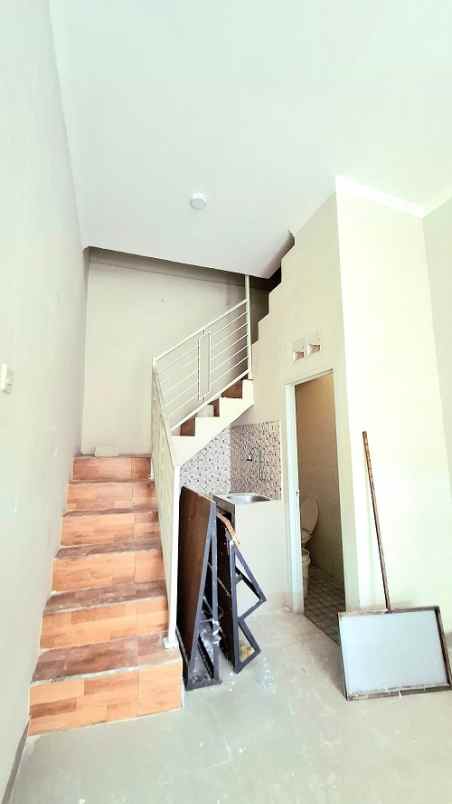 dijual rumah karang empat