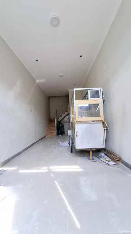 dijual rumah karang empat