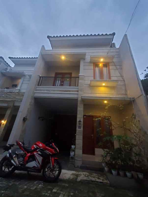 dijual rumah kebagusan