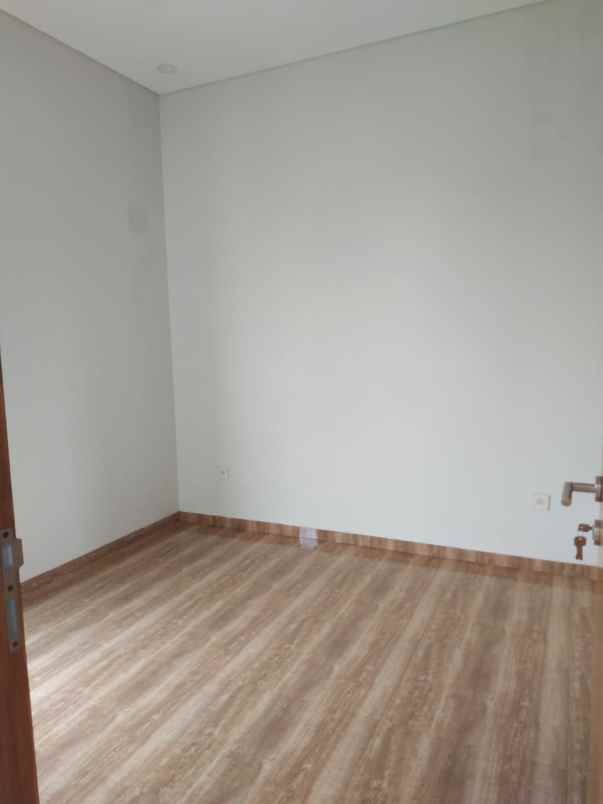 dijual rumah kedaung