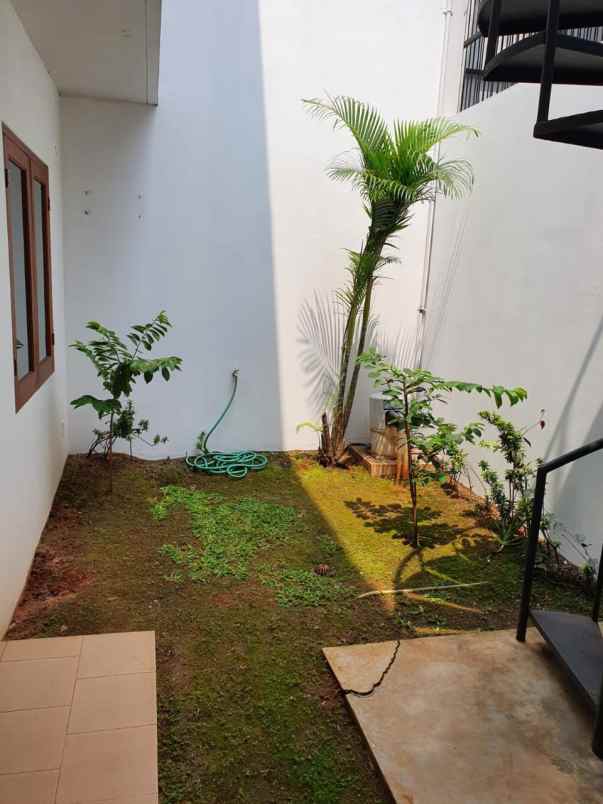 dijual rumah kelapa tiga kebagusan jaksel