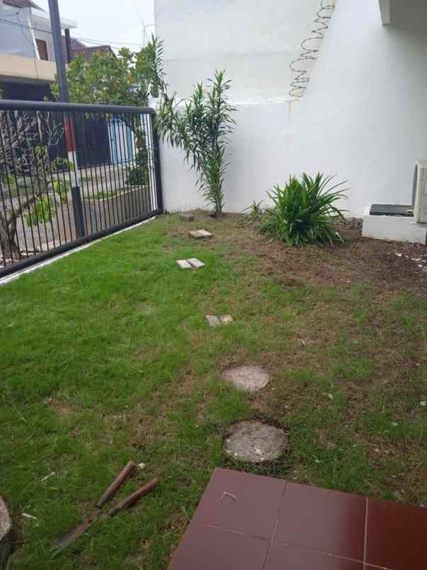 dijual rumah klampis semolo