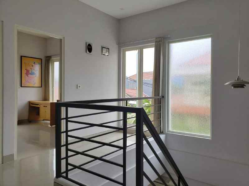 dijual rumah klampis semolo barat