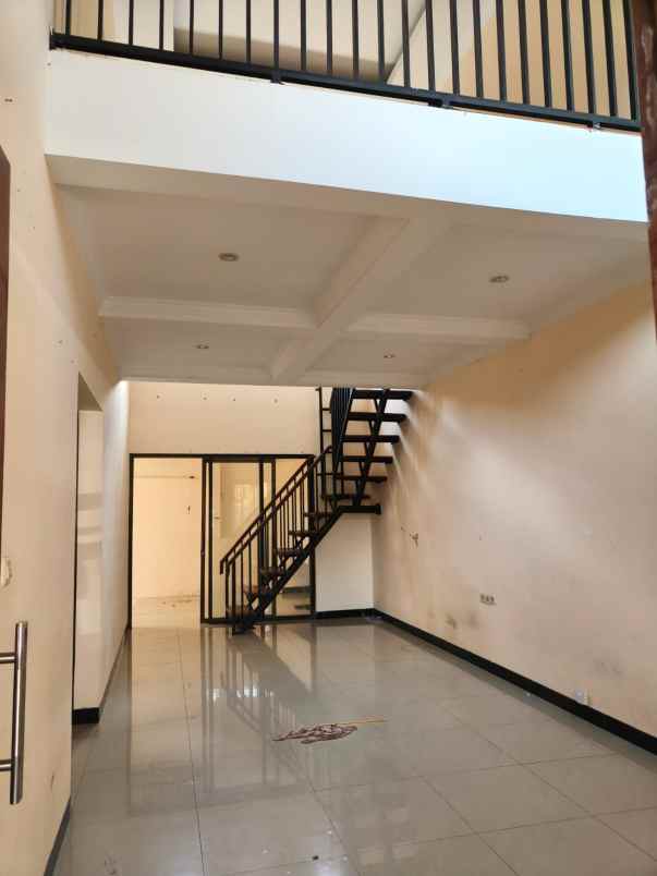 dijual rumah komplek baturaden techno