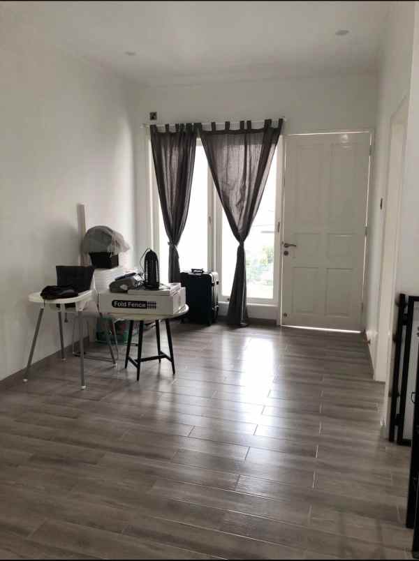 dijual rumah komplek bcs kelapa gading