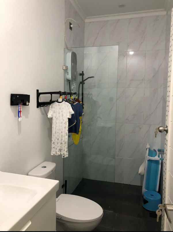 dijual rumah komplek bcs kelapa gading