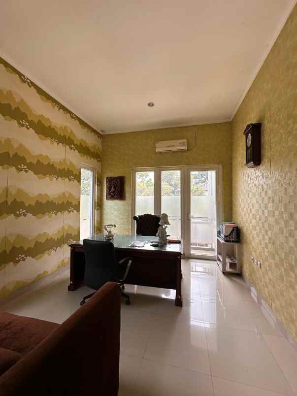 dijual rumah komplek cigadung greenland