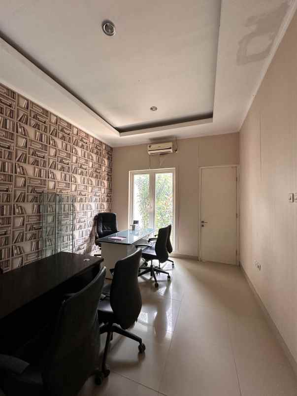 dijual rumah komplek cigadung greenland