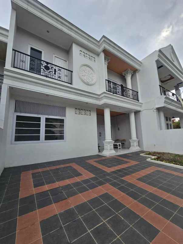 dijual rumah komplek cinere megapolitan