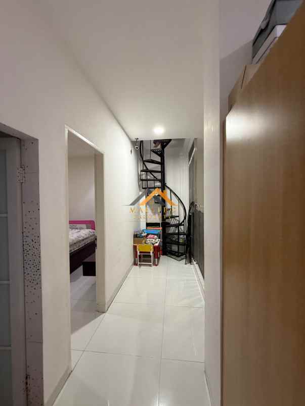 dijual rumah komplek evergreen jl amal