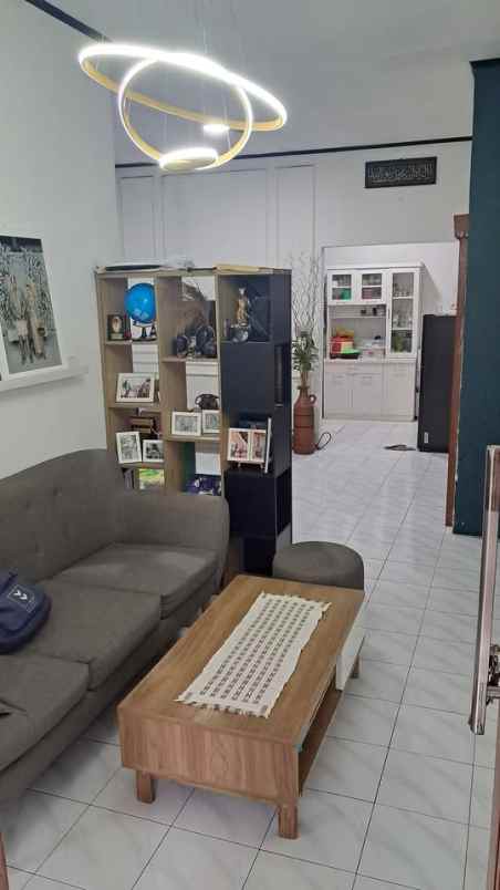 dijual rumah komplek giri mekar permai