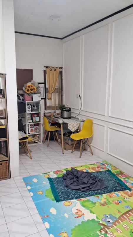 dijual rumah komplek giri mekar permai