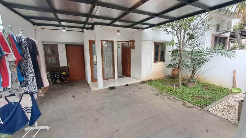 dijual rumah komplek giri mekar permai