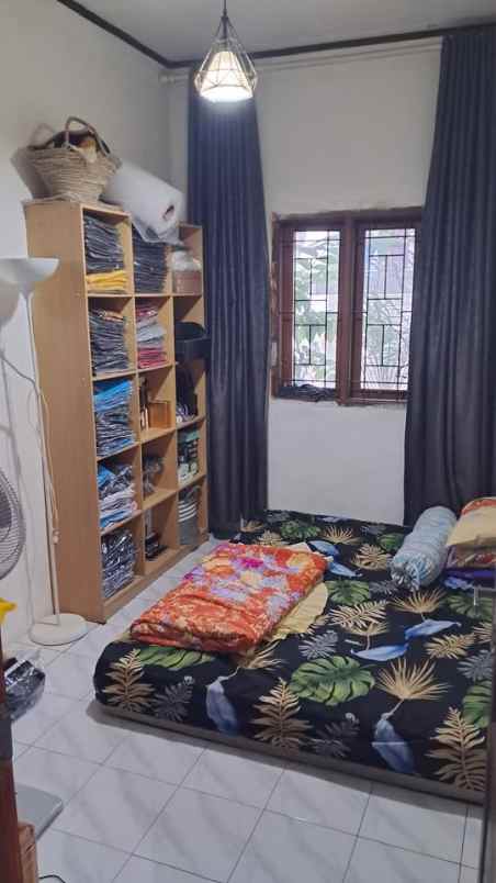 dijual rumah komplek giri mekar permai