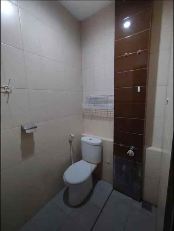 dijual rumah komplek grand sharon