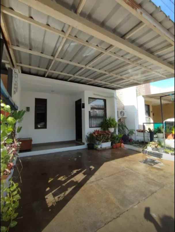 dijual rumah komplek grand sharon