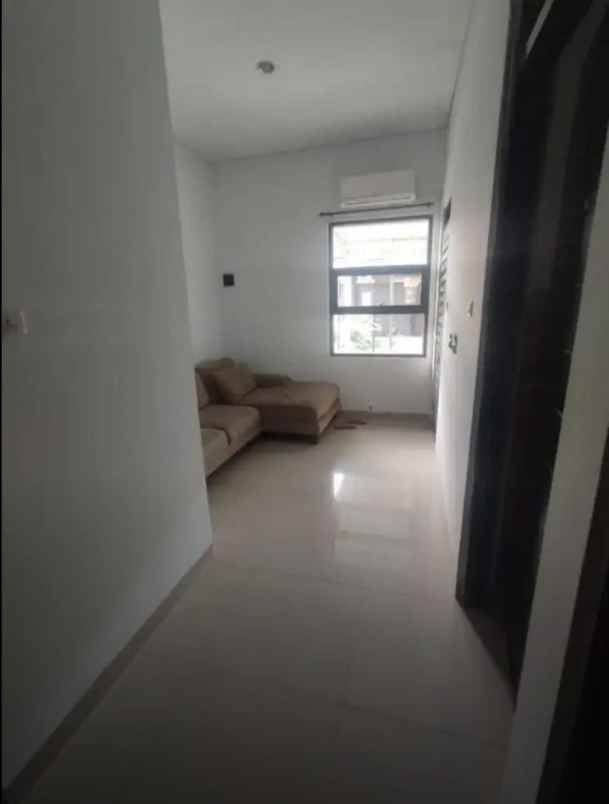 dijual rumah komplek grand sharon