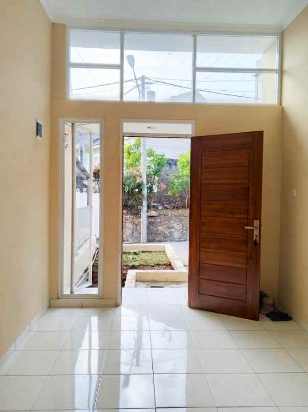 dijual rumah komplek grand valley