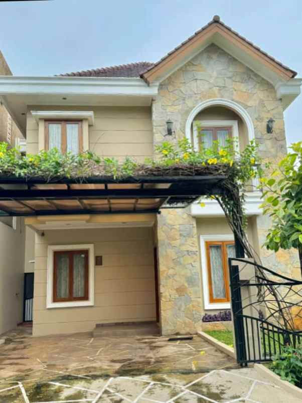 dijual rumah komplek mewah vila cinere