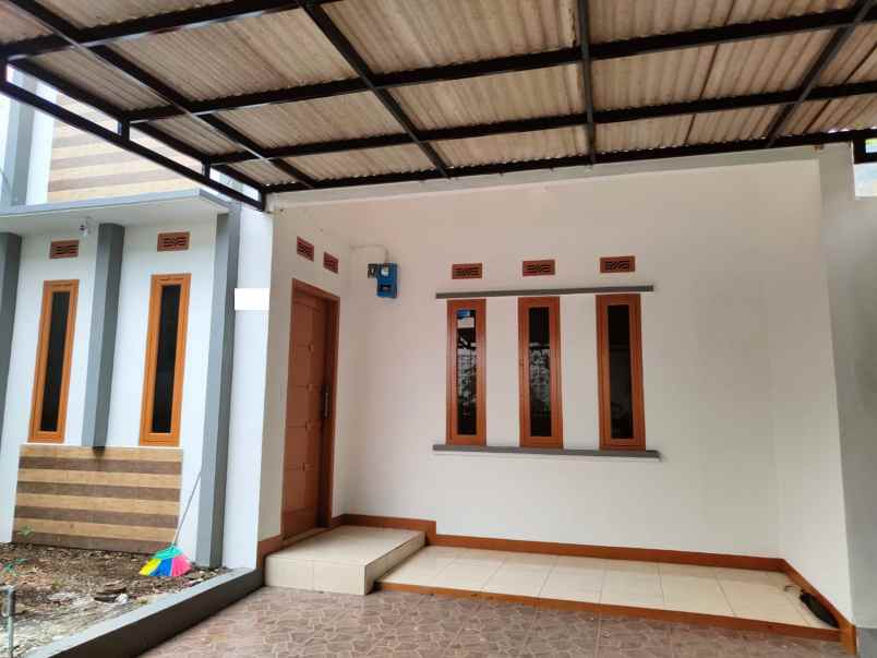dijual rumah komplek pasadena residence