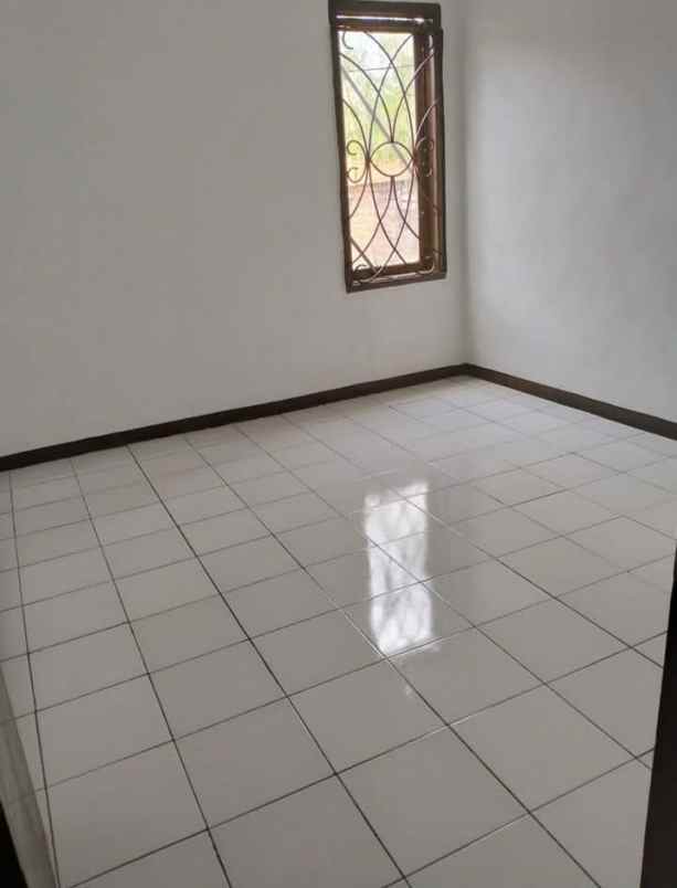 dijual rumah komplek pondok bunga sariwangi