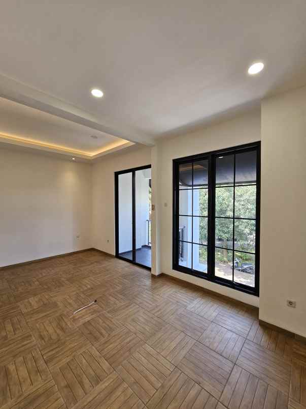 dijual rumah komplek puri bintaro