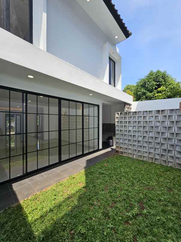 dijual rumah komplek puri bintaro