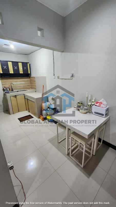 dijual rumah komplek sariwangi