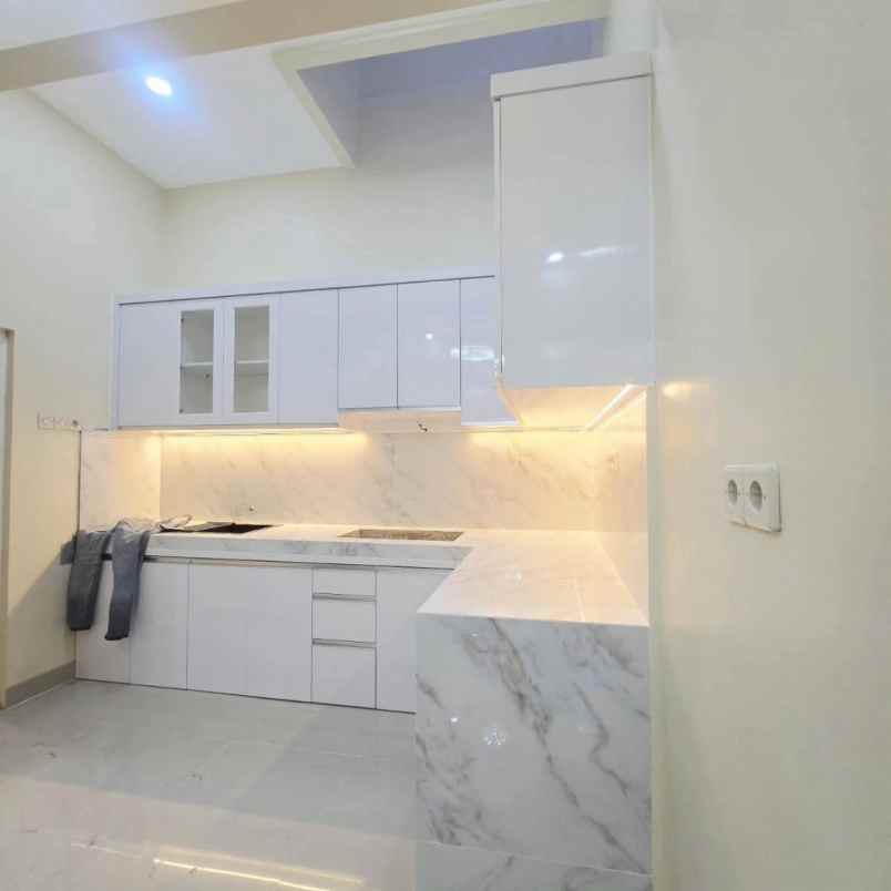 dijual rumah kota harapan indah bekasi