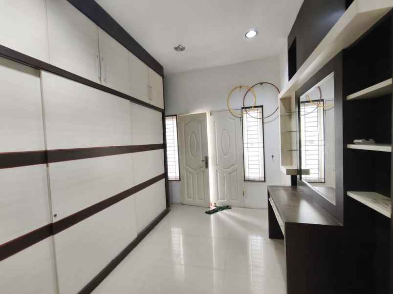 dijual rumah krakatau point jalan