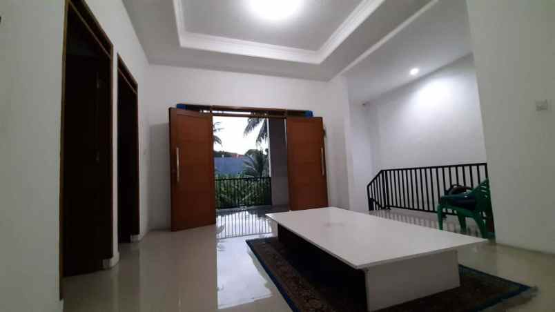 dijual rumah kukusan