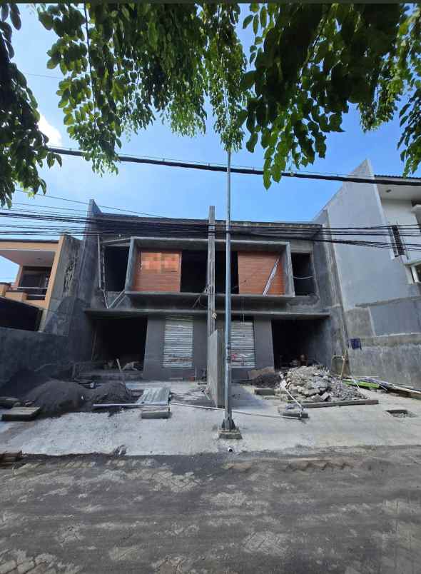 dijual rumah kutisari