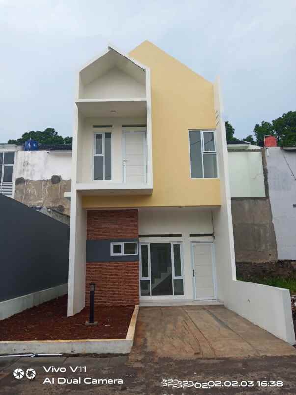 dijual rumah lantai 2 cileunyi bandung timur