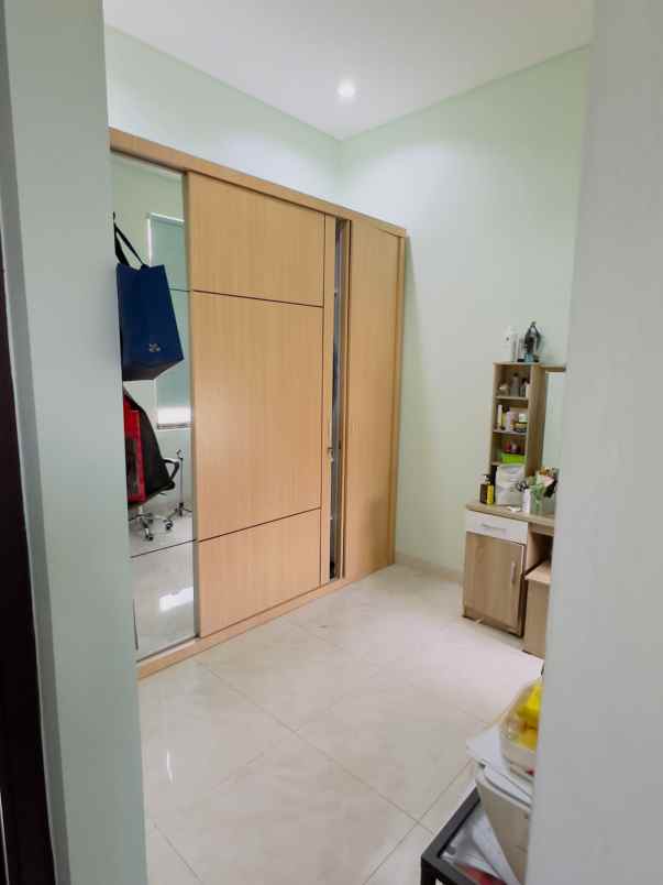 dijual rumah lavon swan city cluster