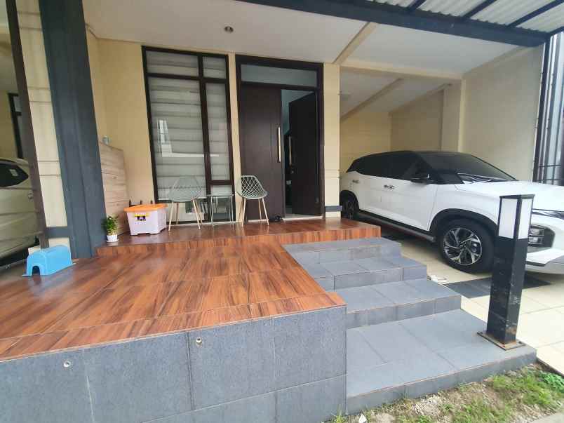 dijual rumah lavon swan city cluster