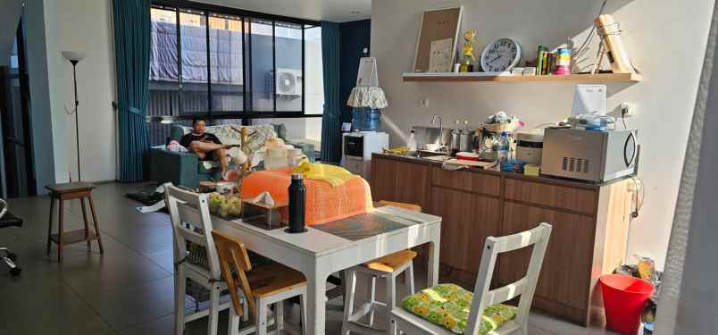 dijual rumah lebak bulus