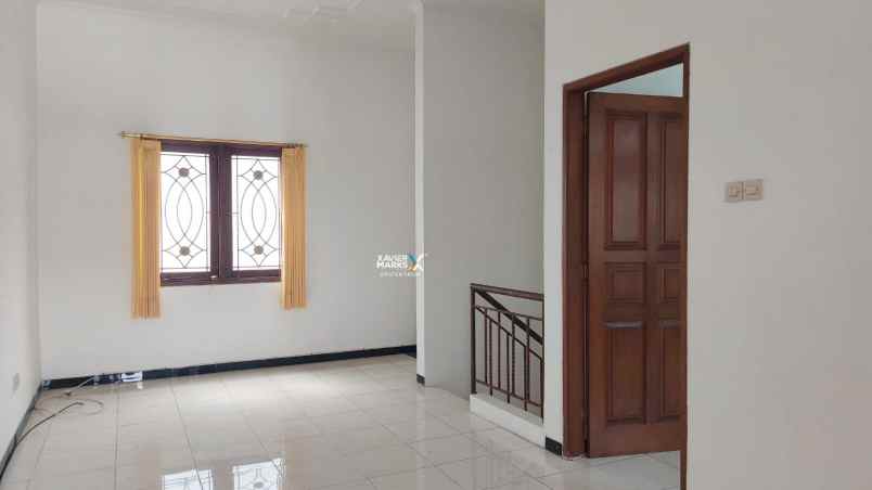 dijual rumah lebak indah regency