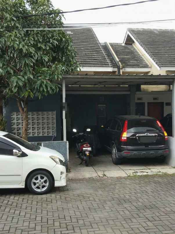 dijual rumah logam